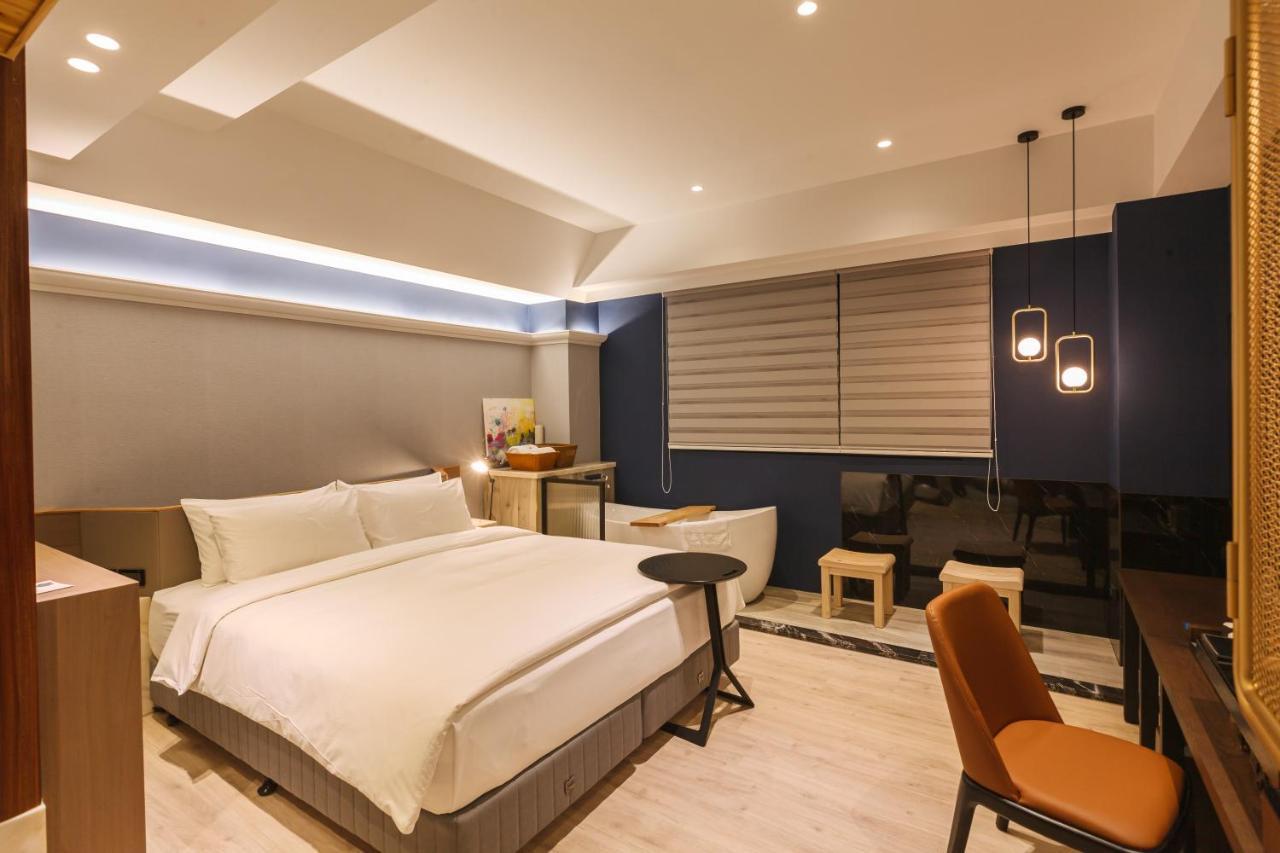 Bed and Breakfast 墾丁耳東華苑erdong Manor Esterno foto